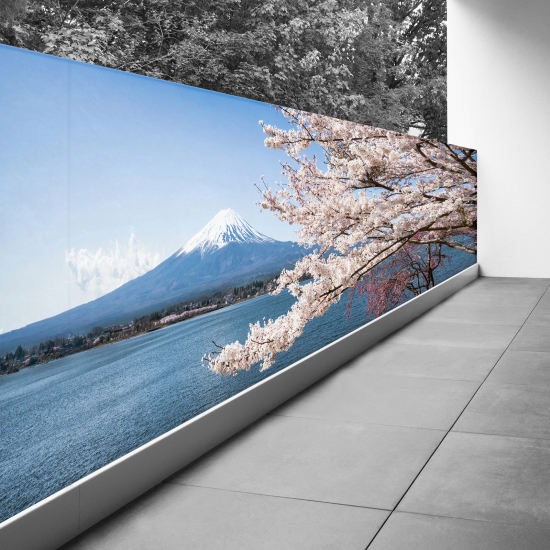 Bedruckter Sichtschutz - Optische Täuschung - 130x358 cm - Der Berg Fuji am Wasser